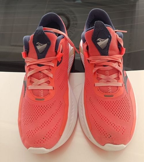 ขายถูก Saucony Pwrrun size 40-250-255cm ของแท้ สภาพสวย ใส่นุ่ม เบามาก รูปที่ 10