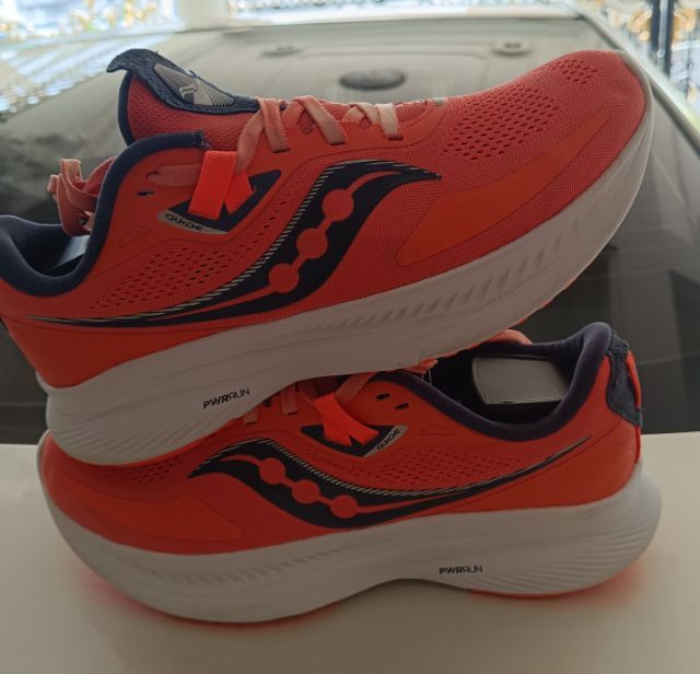 ขายถูก Saucony Pwrrun size 40-250-255cm ของแท้ สภาพสวย ใส่นุ่ม เบามาก รูปที่ 9