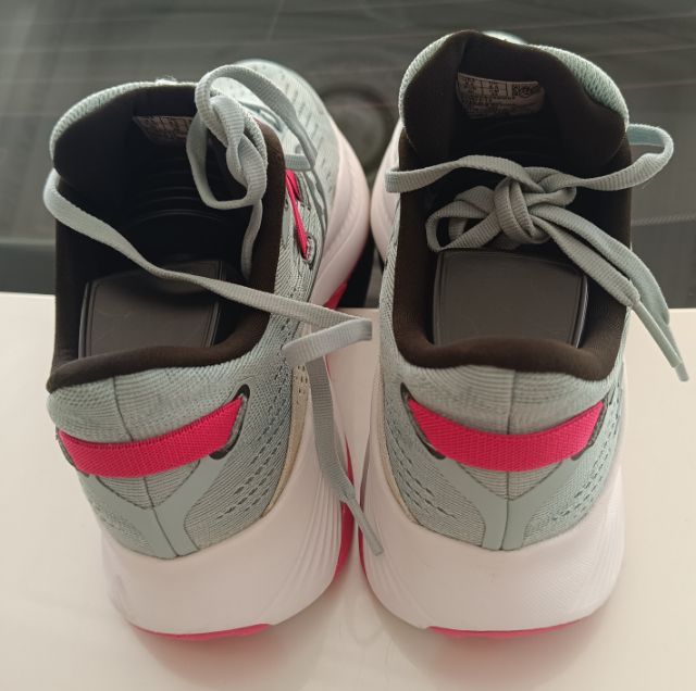 ขายถูก Saucony Pwrrun size 40-250-255cm ของแท้ สภาพสวย ใส่นุ่ม เบามาก รูปที่ 6