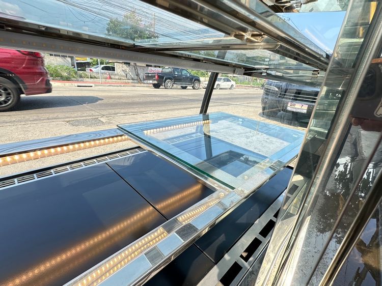 ตู้แช่เค้ก 2 บานเลื่อน โครงสแตนเลสเกรด 304  รูปที่ 17