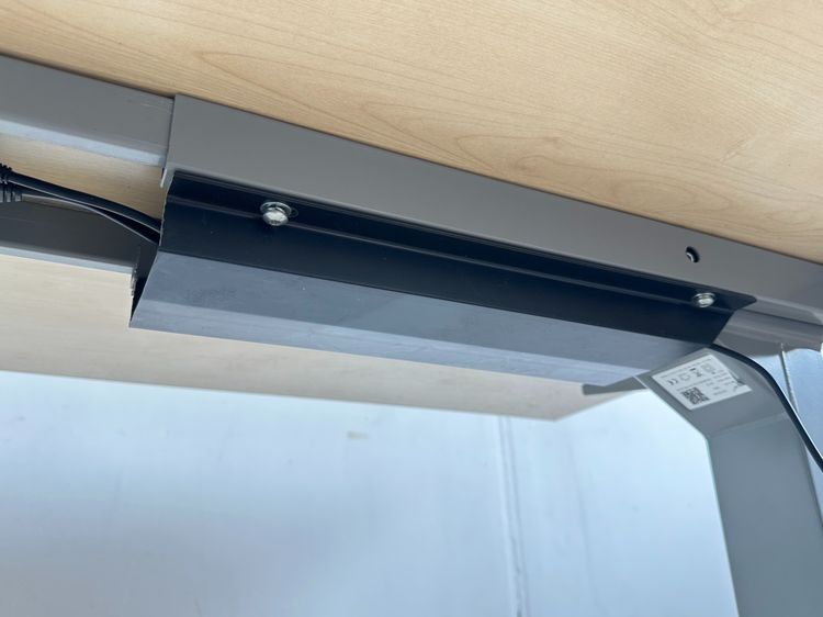 โต๊ะทำงาน ปรับระดับไฟฟ้า ท็อปไม้ MDF สีบีชลายไม้ โครงขาเหล็กสีเทา รูปที่ 13