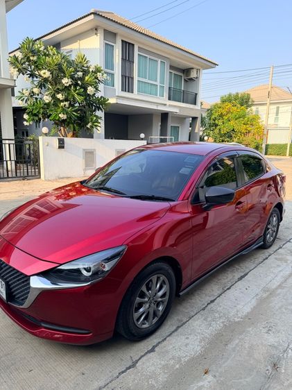 Mazda Mazda 2 2022 1.3 C Sedan เบนซิน ไม่ติดแก๊ส เกียร์อัตโนมัติ แดง รูปที่ 2