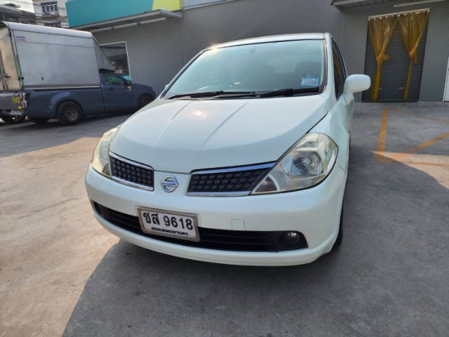 รถ Nissan Tiida 1.6 M Latio สี ขาว