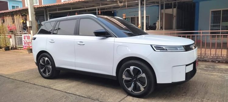 รถเก๋งอีวีให้เช่าพร้อมคนขับ เชียงราย เชียงใหม่ รูปที่ 2