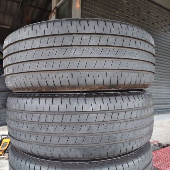 215.55R17 Bridgestone 2 เส้นปี23