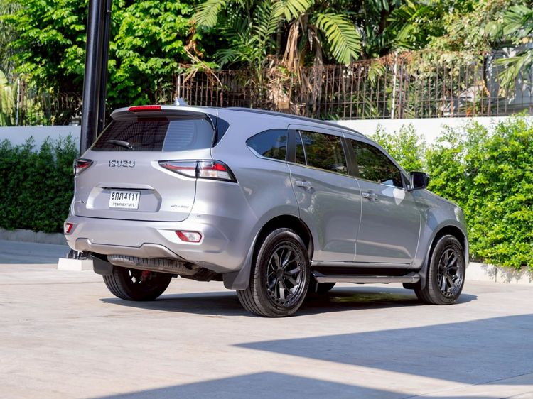 Isuzu MU-X 2022 3.0 Ultimate AT 4WD Utility-car ดีเซล ไม่ติดแก๊ส เกียร์อัตโนมัติ บรอนซ์เงิน รูปที่ 4