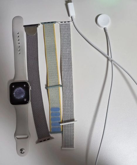 นาฬิกา Apple Watch SE2 ขนาด 44 มม. พร้อม GPS ตัวเรือนและสาย อยู่ในสภาพสมบูรณ์ไร้รอยขีดข่วน รูปที่ 3