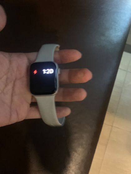 นาฬิกา Apple Watch SE2 ขนาด 44 มม. พร้อม GPS ตัวเรือนและสาย อยู่ในสภาพสมบูรณ์ไร้รอยขีดข่วน