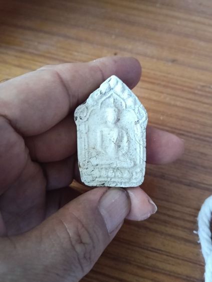 พระขุนแผนยุตต้นหลวงปู่ทิม