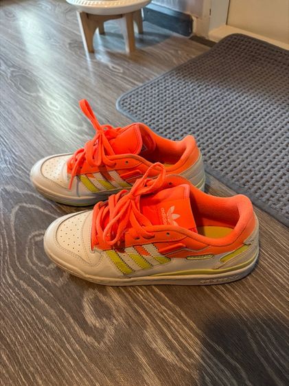 adidas รูปที่ 2