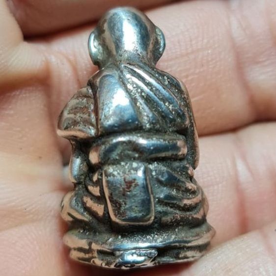 รูปหล่อหลวงปู่สุข ธมฺมโชโต เนื้อสัมฤทธิ์รุ่นแรก ปี2498 ออกวัดหนองติม รูปที่ 3