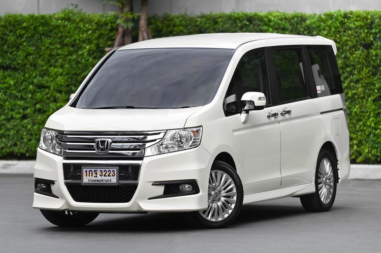 รถ Honda Stepwagon 2.0 Spada EL สี ขาว