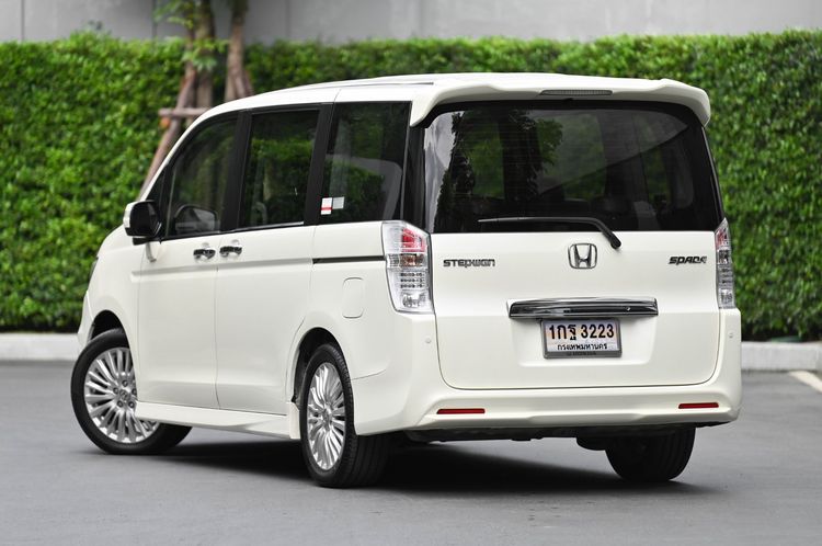 Honda Stepwagon 2013 2.0 Spada EL Utility-car เบนซิน ไม่ติดแก๊ส เกียร์อัตโนมัติ ขาว รูปที่ 4
