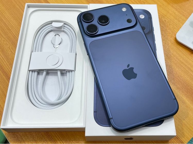 256 GB iphone 17 pro max 256GB สภาพใหม่มากๆ