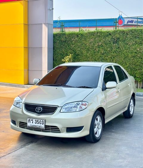 รถ Toyota Vios 1.5 E สี บรอนซ์ทอง