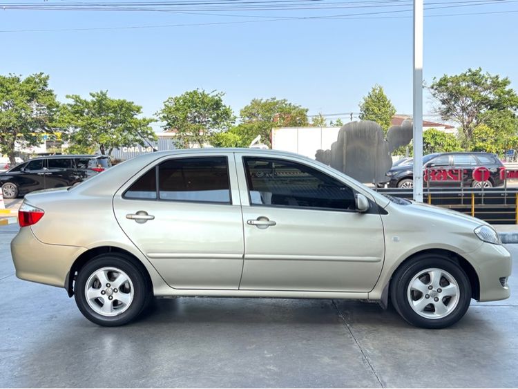 Toyota Vios 2004 1.5 E Sedan เบนซิน ไม่ติดแก๊ส เกียร์อัตโนมัติ บรอนซ์ทอง รูปที่ 4