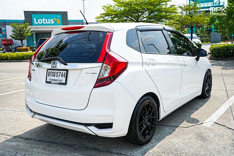 Honda Jazz 2019 1.5 V Sedan เบนซิน ไม่ติดแก๊ส เกียร์อัตโนมัติ ขาว รูปที่ 4