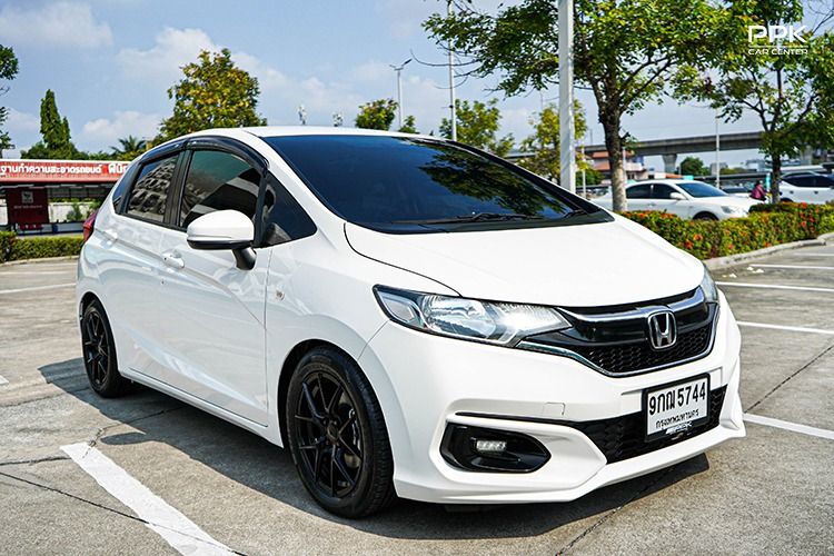 Honda Jazz 2019 1.5 V Sedan เบนซิน ไม่ติดแก๊ส เกียร์อัตโนมัติ ขาว รูปที่ 3