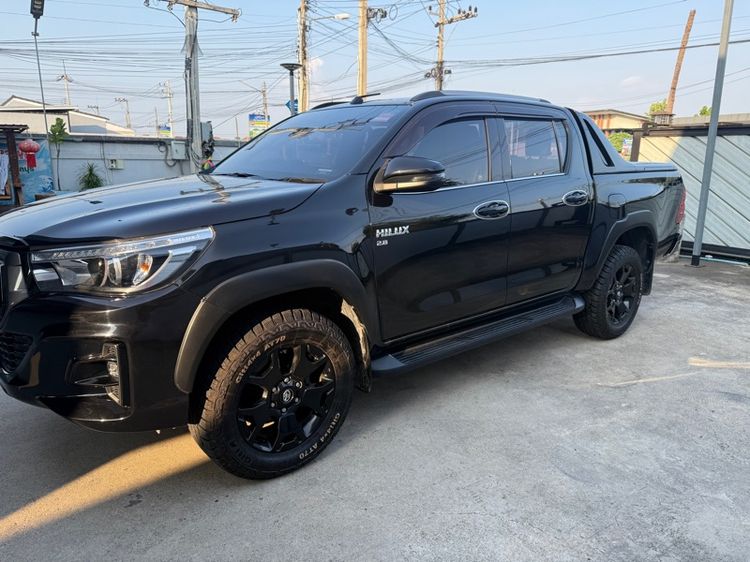 รถ Toyota Hilux Revo 2.8 G 4WD สี ดำ