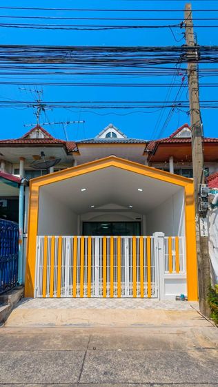 ขายบ้านรีโนเวทใหม่ ในโครงการ หมู่บ้านพูนสินธานี 1 พื้นที่ 16 ตร.วา ให้มากับ 2 ห้องนอน 2 ห้องน้ำ