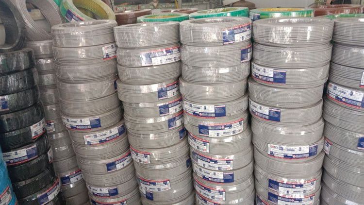 ขายครับสายไฟthw1×6 ม้วนละ2,550 มีจำนวนมีทุกสี