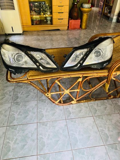 โคมไฟหน้ารถเบ้นซ์w212ปี2011