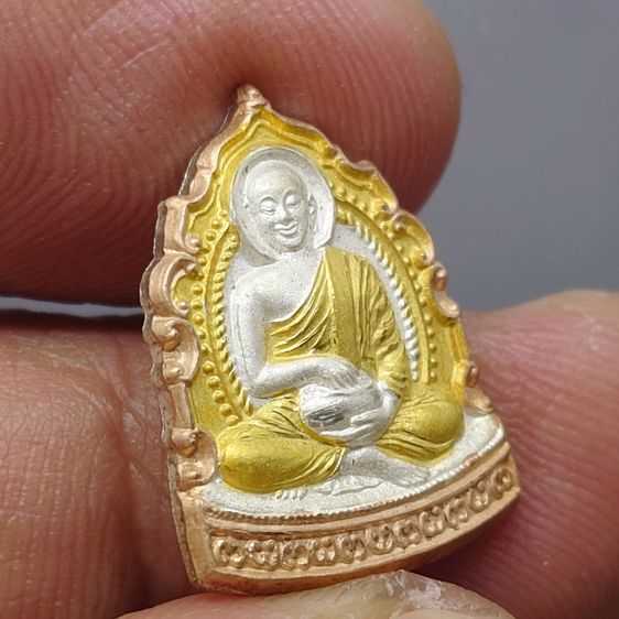 เหรียญพระสีวลี ลังกาวงศ์ เจ้าคุณธงชัย วัดไตรมิตรวิทยาราม ปี2546 เนื้อเงินสามกษัตริย์ พร้อมกล่องเดิม รูปที่ 5