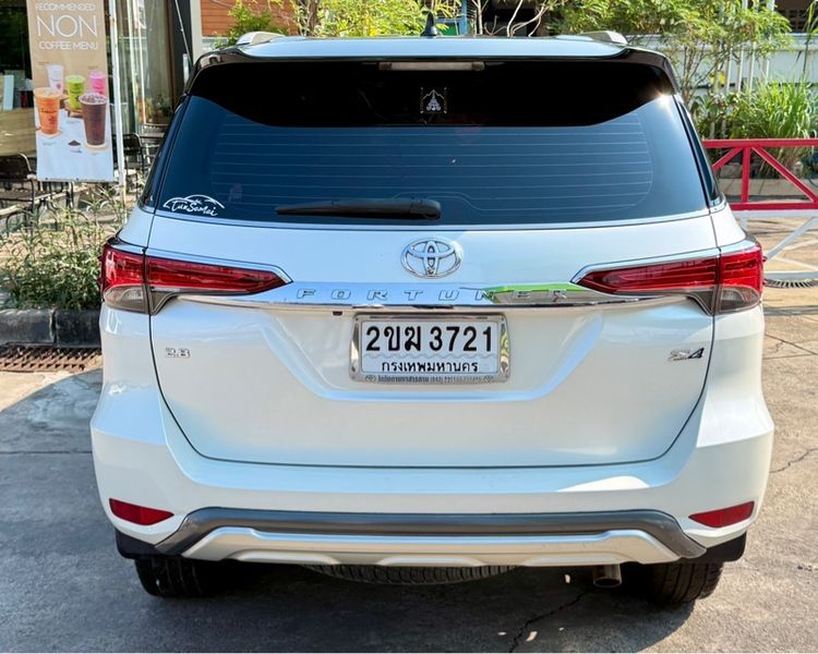 Toyota Fortuner 2016 2.4 V Utility-car ดีเซล ไม่ติดแก๊ส เกียร์อัตโนมัติ ขาว รูปที่ 3