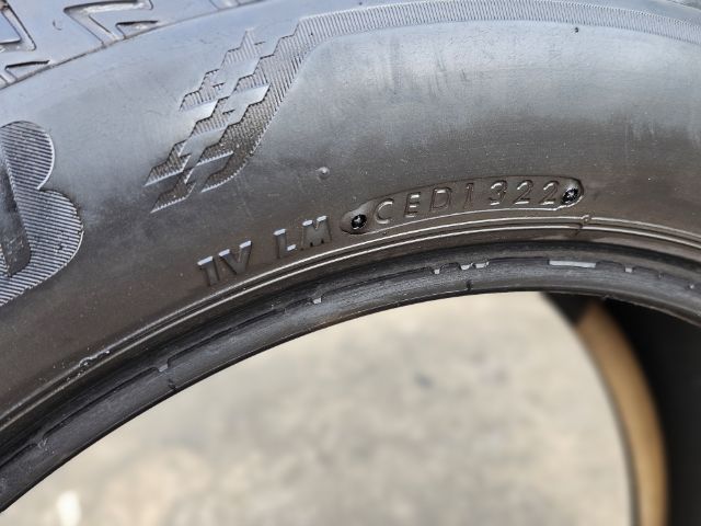 BRIDGESTONE TURANZA T005A
215 55R17 ปี22
 รูปที่ 6