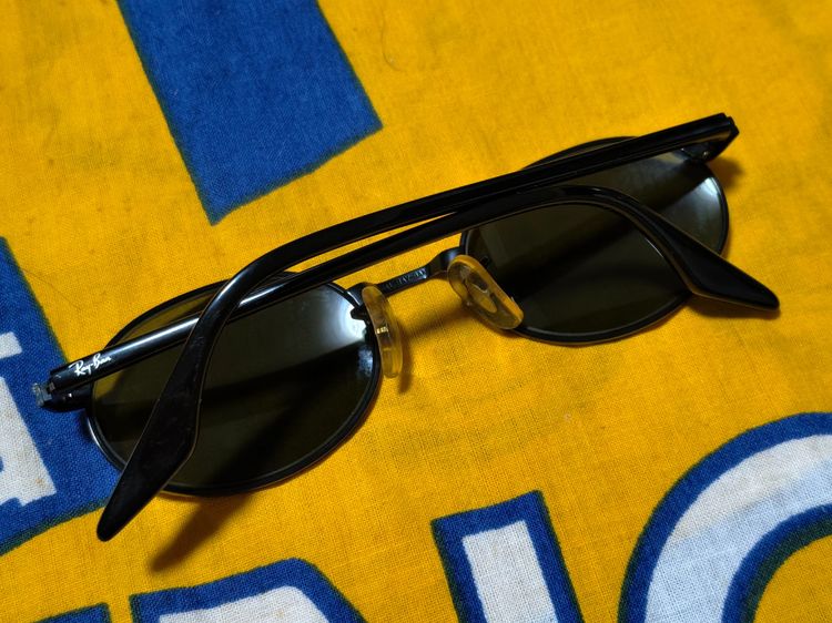 แว่นตากันแดดวินเทจจากแบรนด์ Ray-Ban รุ่น Sidestreet Oval (W2775) รูปที่ 2