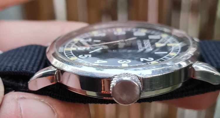 นาฬิกาวินเทจสวิสแนวทหาร Military ยี่ห้อ TISSOT เรือนใหญ่ใส่สวย รูปที่ 4