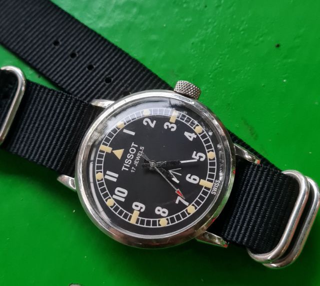 นาฬิกาวินเทจสวิสแนวทหาร Military ยี่ห้อ TISSOT เรือนใหญ่ใส่สวย รูปที่ 9