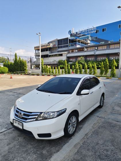Honda City 2013 1.5 V i-VTEC Sedan เบนซิน ไม่ติดแก๊ส เกียร์อัตโนมัติ ขาว รูปที่ 4