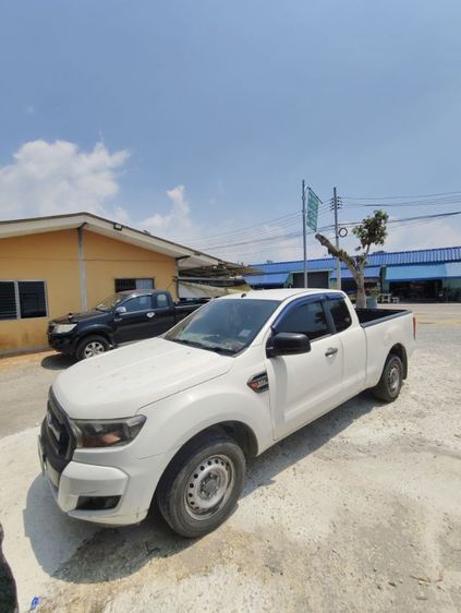 รถ Ford Ranger 2.2 Standard XL สี ขาว