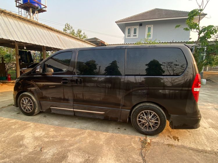 Hyundai H-1  2021 2.5 Elite Van ดีเซล เกียร์อัตโนมัติ น้ำตาล รูปที่ 4