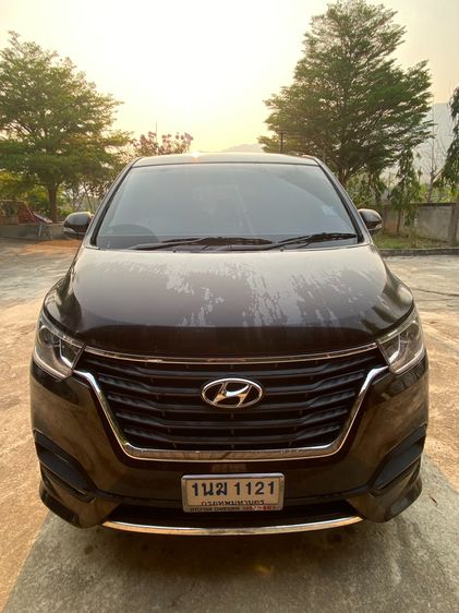 รถ Hyundai H-1  2.5 Elite สี น้ำตาล