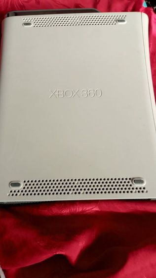 X-BOX 3600 use about only 20-30hours แถมแผ่นเกมให้อีกด้วยหลายๆแผ่นเลยพิเศษสุดจริงๆ