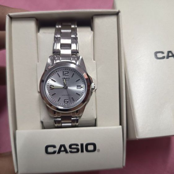 ขาว นาฬิกา casio ของแท้  ประกันศูนย์เหลือ 11 เดือน มือสองสภาพนางฟ้า