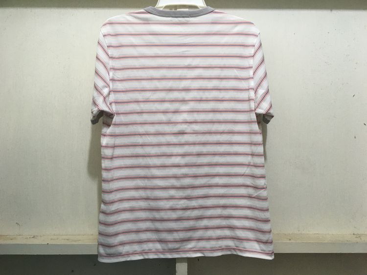เสื้อยืด แบรนด์ UNIQLO สีลายริ้วขาวส้มน้ำเงิน รูปที่ 2