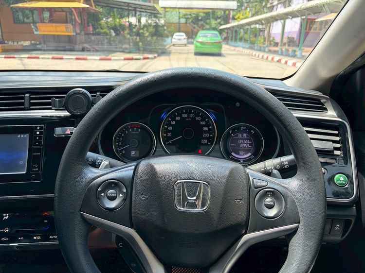 Honda City 2017 1.5 Sv Plus i-VTEC Sedan เบนซิน ไม่ติดแก๊ส เกียร์อัตโนมัติ ขาว รูปที่ 2