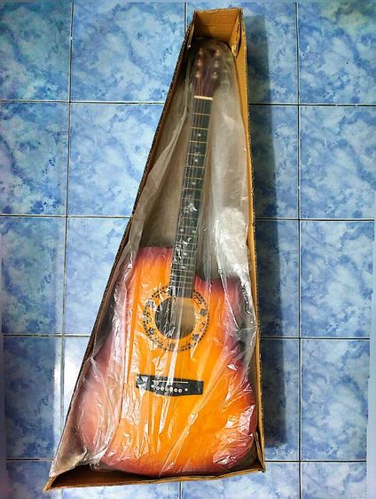 อื่นๆ กีต้าร์โปร่ง 41 นิ้ว Kacha Guitar World สภาพใหม่มาก ซื้อมาแทบไม่ได้ใช้