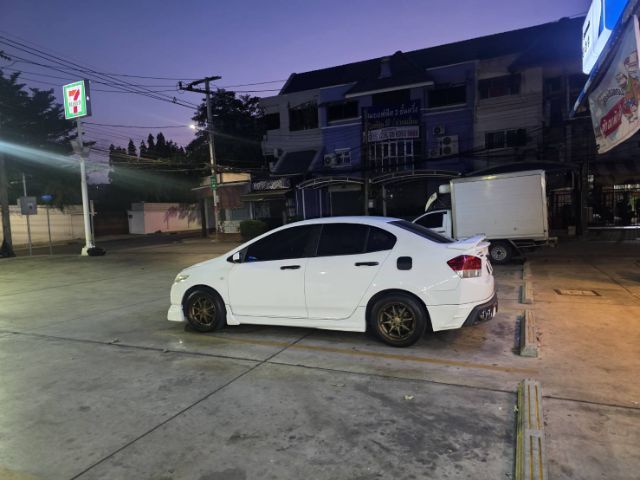 Honda City 2009 1.5 V i-VTEC Modulo เบนซิน เกียร์อัตโนมัติ ขาว รูปที่ 2