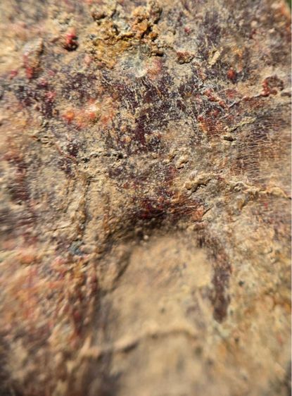 พระร่วงหลังรางปืน พิมนิยม กรุวัดพระศรีรัตนมหาธาตุราชวรวิหาร  หรือกรุวัดพระปรางค์ สุโขทัย   เนื้อตะกั่วสนิมแดง รูปที่ 16