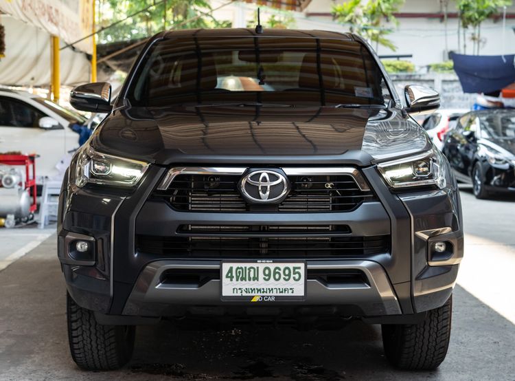 รถ Toyota Hilux Revo 2.4 Prerunner Mid สี เทา