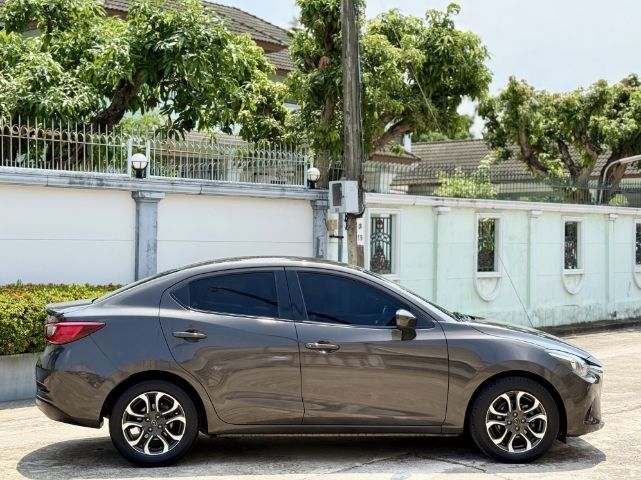 Mazda Mazda 2 2016 1.5 XD High Connect Sedan ดีเซล ไม่ติดแก๊ส เกียร์อัตโนมัติ น้ำตาล รูปที่ 3