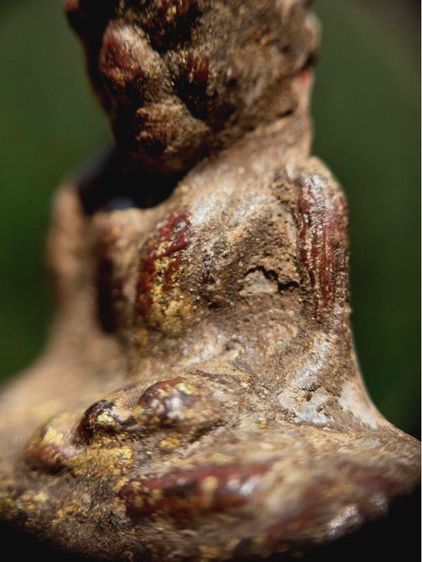 พระท่ากระดาน กรุศรีสวัสดิ์ กาญจนบุรี  เนื้อชินตะกั่วสนิมแดง รูปที่ 3