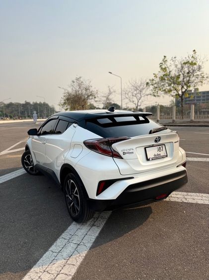 Toyota C-HR 2022 1.8 MidWhite Pearl Black Roof Sedan ไฮบริด ไม่ติดแก๊ส เกียร์อัตโนมัติ ขาว รูปที่ 3