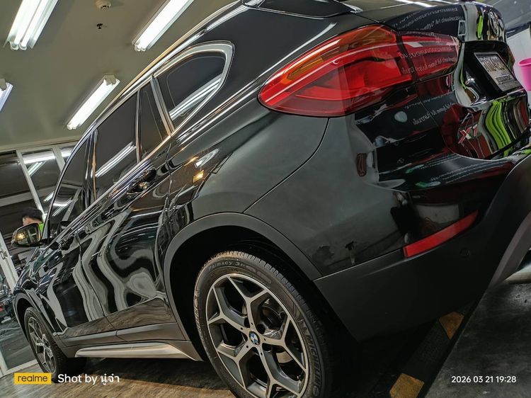 BMW X1 2018 2.0 sDrive18i xLine Utility-car ดีเซล ไม่ติดแก๊ส เกียร์อัตโนมัติ ดำ รูปที่ 2