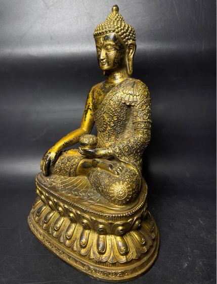 ✨พระพุทธรูปปางสมาธิ ศิลปะรัตนโกสินทร์ที่ โดดเด่นด้วยลวดลายดอกพิกุลบนจีวร  รูปที่ 2