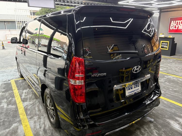 Hyundai H-1  2023 2.5 Elite Van ดีเซล เกียร์อัตโนมัติ ดำ รูปที่ 4
